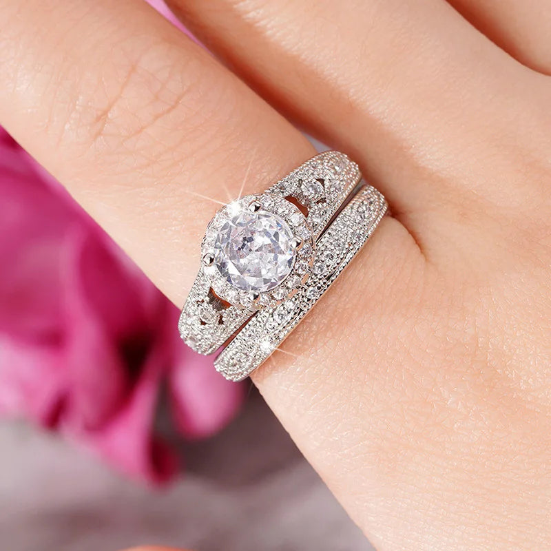 18K White Gold Four-Prong Diamond Engagement Ring for Women – 2 Carat Round Cut Wedding Band, Vintage-Inspired Bridal Jewelry Gift