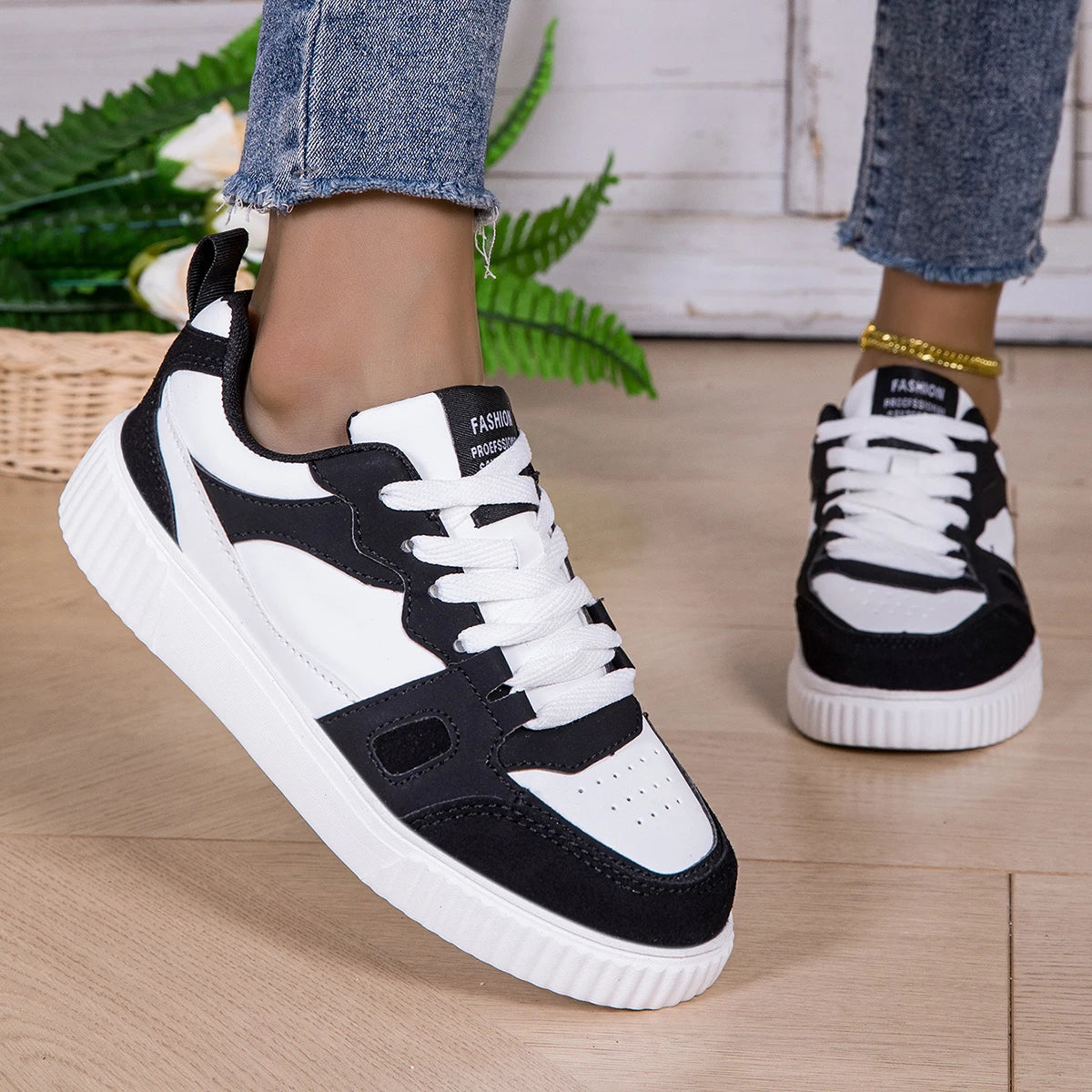 Unisex White & Black Skateboarding Sneakers – Lightweight PU Sports Running Shoes for Outdoor Hard Court Use, Breathable Casual Footwear Size 36–46