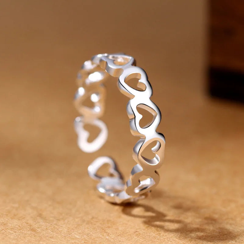 925 Sterling Silver Heart-Shaped Wedding Band – Trendy Engagement Ring for Women