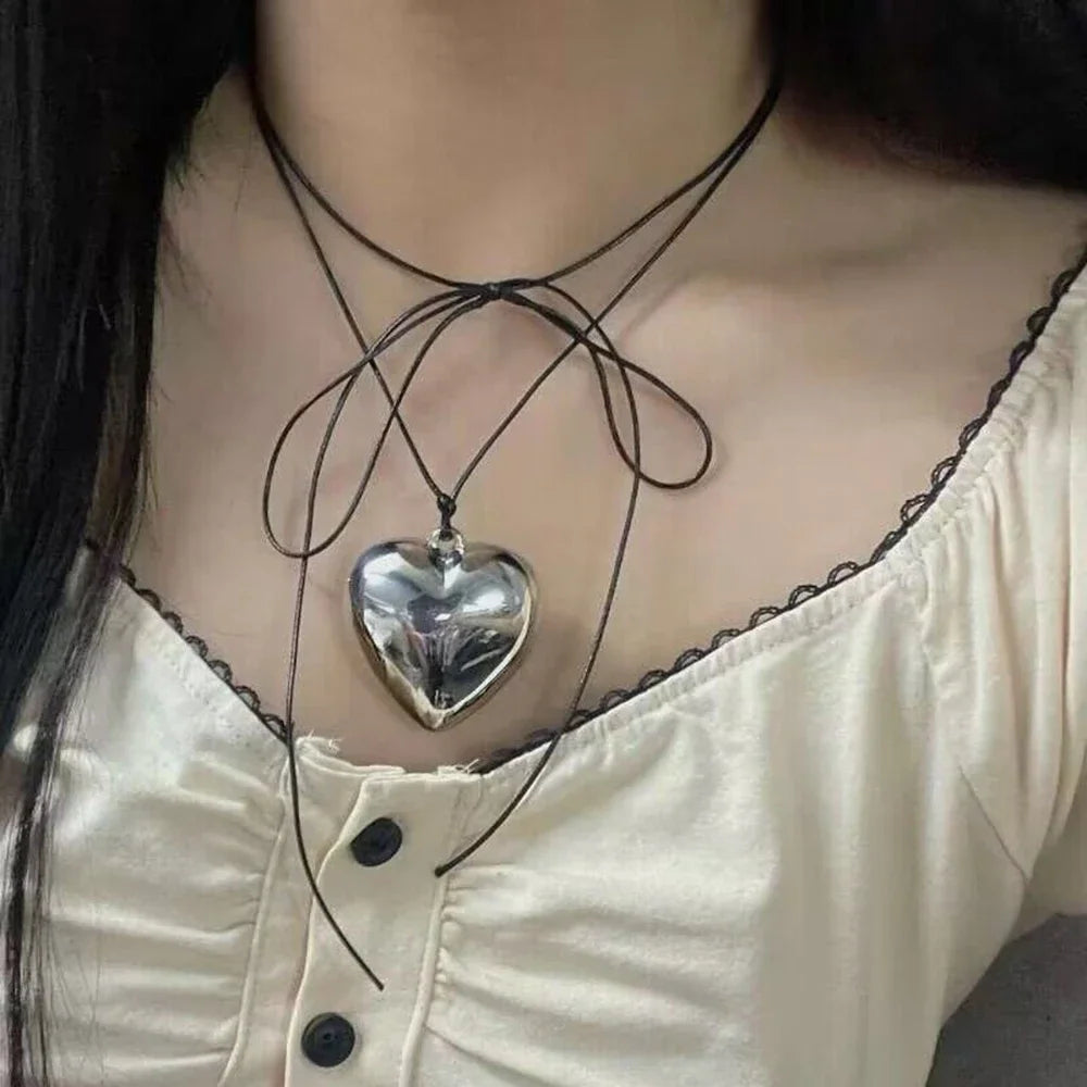 Velvet Heart Pendant Choker Necklace – Gothic Bowknot Adjustable Chain for Women