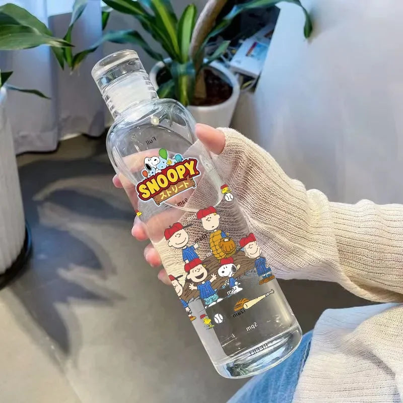 500ml Snoopy Cartoon Water Bottle – Large-Capacity Anime Sports Cup for Kids, Motivational Plastic Drinking Bottle for School and Gifts