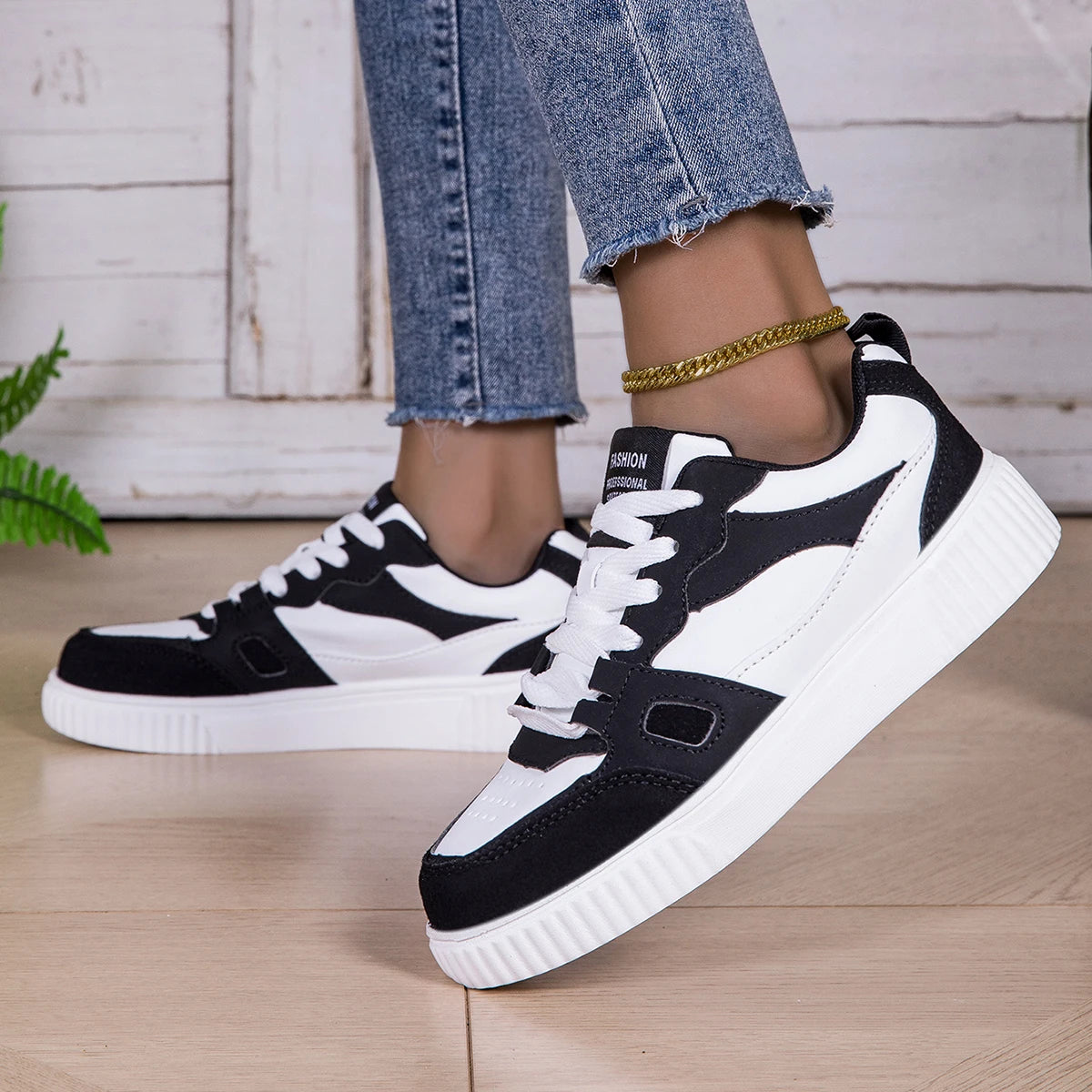 Unisex White & Black Skateboarding Sneakers – Lightweight PU Sports Running Shoes for Outdoor Hard Court Use, Breathable Casual Footwear Size 36–46