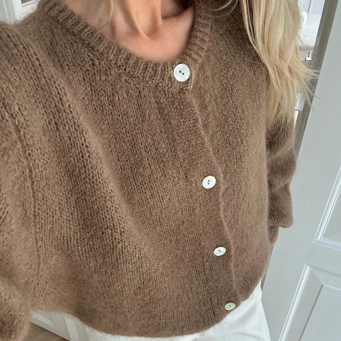 Women's Y2K Button-Up Knit Cardigan – Soft Long Sleeve Streetwear Sweater Top for Autumn and Winter