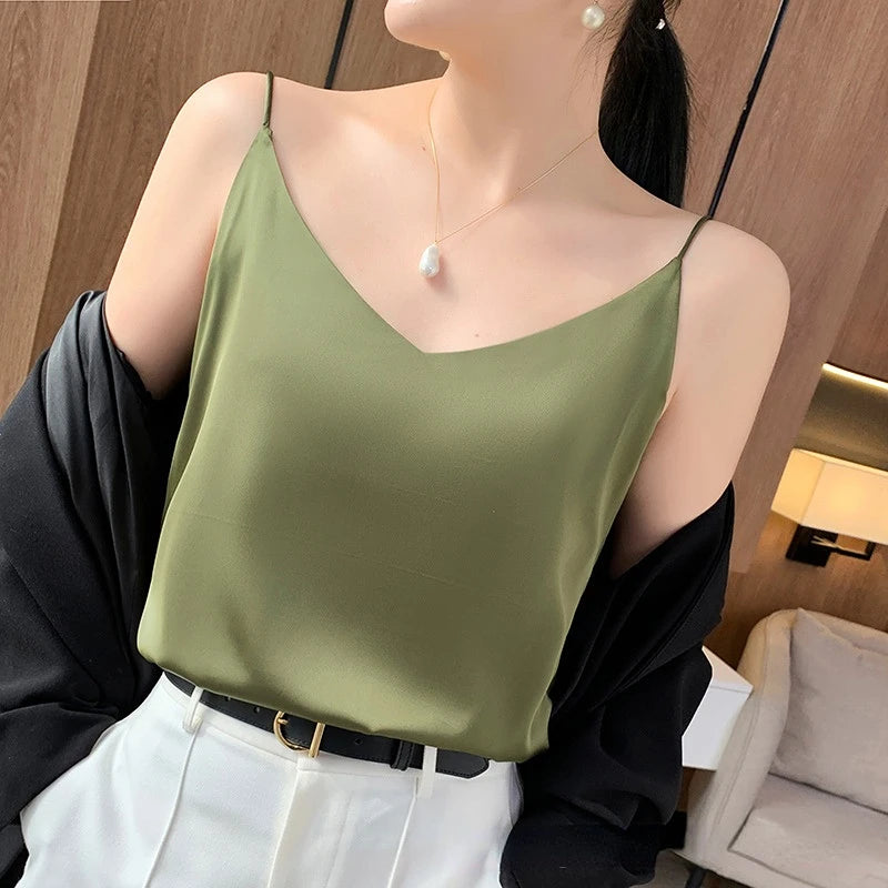 Women's Silky Satin V-Neck Camisole – Lightweight Inner Layer Tank Top for Summer Casual Outfits