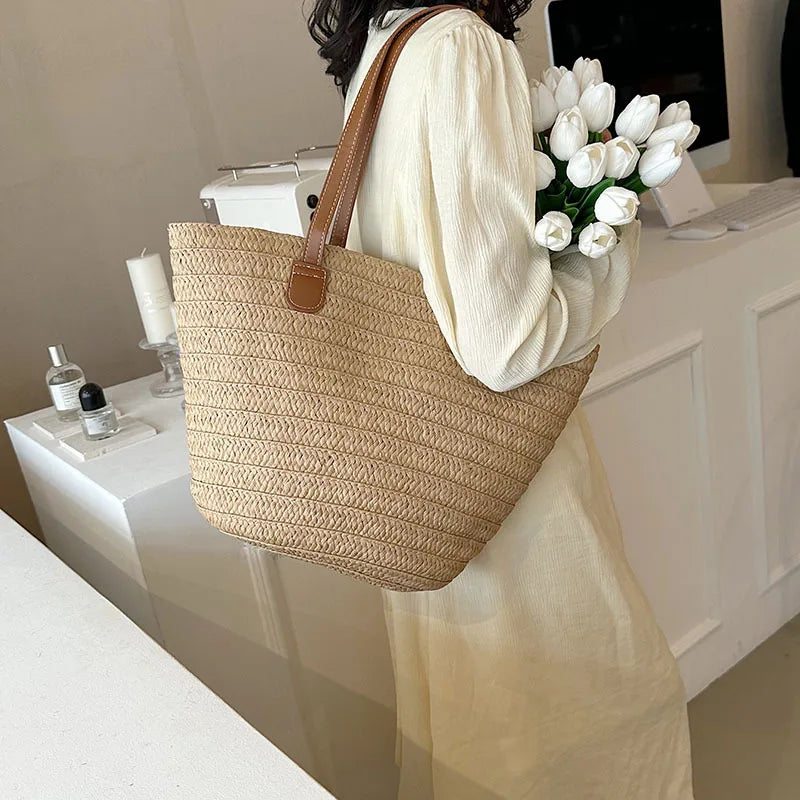 Women's Boho Straw Beach Tote – Large Capacity Woven Shoulder Bag with Zipper Closure