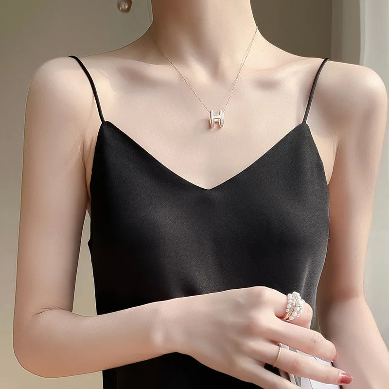 Women's Silky Satin V-Neck Camisole – Lightweight Inner Layer Tank Top for Summer Casual Outfits
