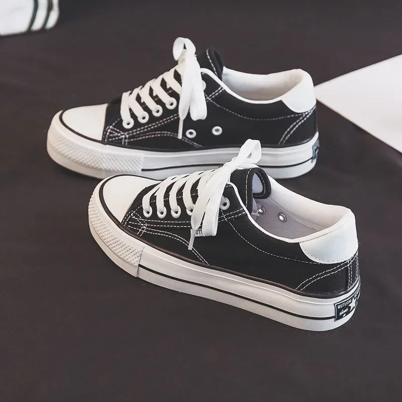 Women’s Canvas Platform Sneakers – Low-Top Lace-Up Flats, Patchwork Vulcanized Tennis Shoes for Summer, Casual Skate Style for Students & Couples