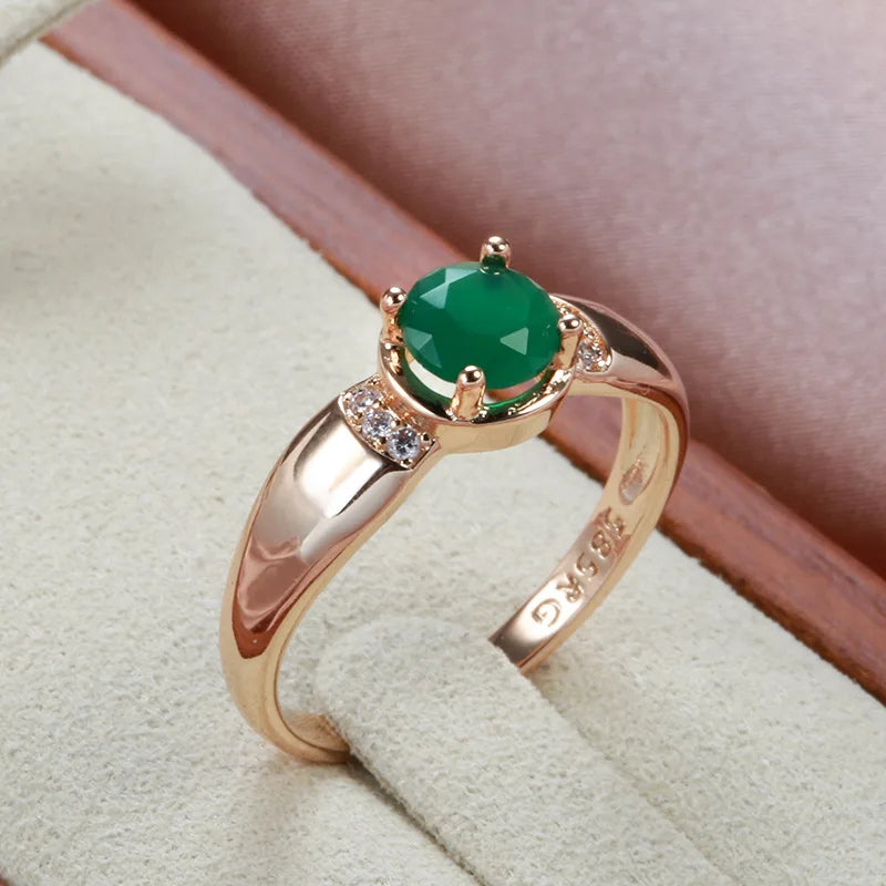 18K Yellow Gold Ring with 1 Carat Natural Emerald and Diamond Accents – Elegant Women's Cocktail Ring