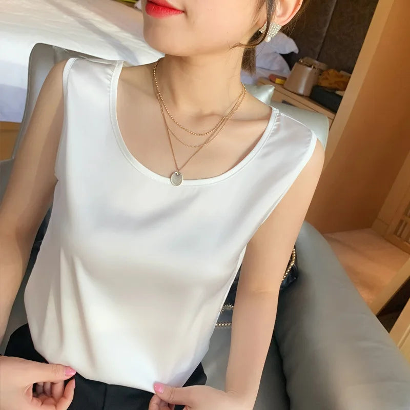 Women's Silk-Look Short Sleeve Tee – Loose Fit Acetate Camisole-Style Top for Elegant Summer Casual Outfits
