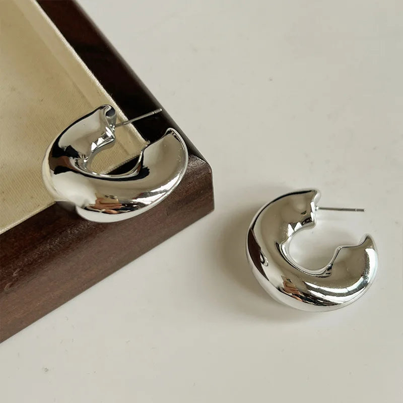 C-Shaped Irregular Stud Earrings – Trendy Geometric Jewelry for Women and Girls