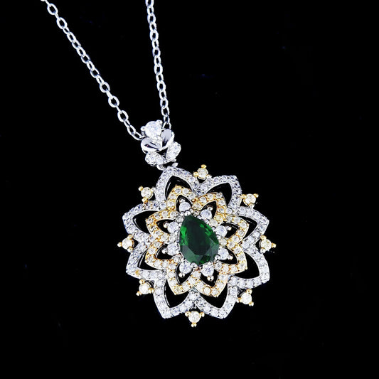 18K Multi Gold Emerald and Diamond Pendant Necklace for Women – Elegant Fine Jewelry with Natural Gemstone Accent