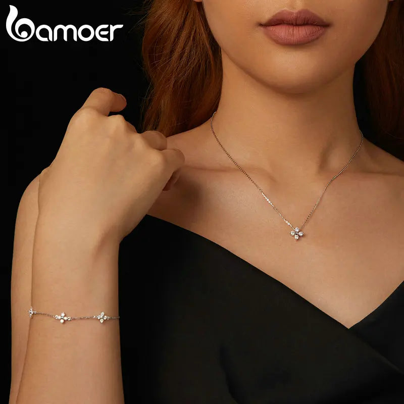 925 Sterling Silver White Gold Plated Moissanite Flower Pendant Necklace – Elegant Jewelry for Women for Wedding, Party or Anniversary