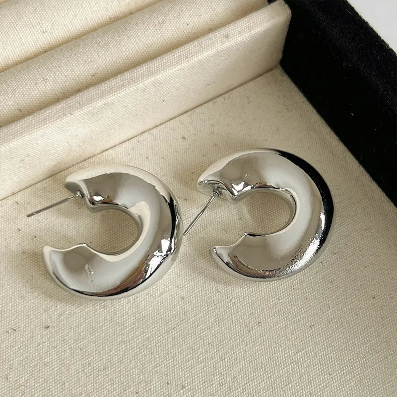 C-Shaped Irregular Stud Earrings – Trendy Geometric Jewelry for Women and Girls