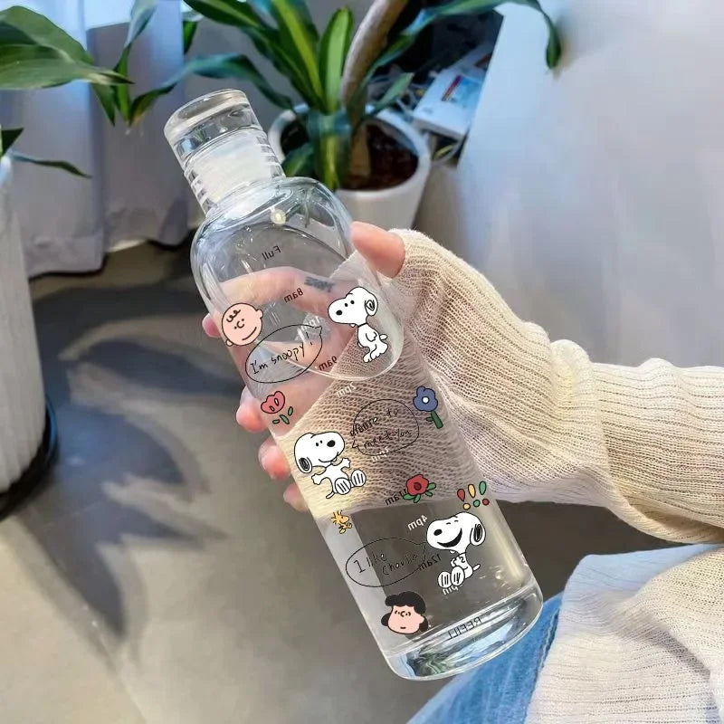 500ml Snoopy Cartoon Water Bottle – Large-Capacity Anime Sports Cup for Kids, Motivational Plastic Drinking Bottle for School and Gifts