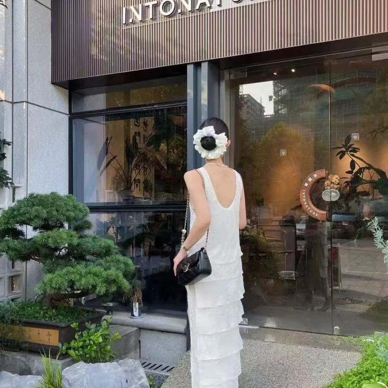 Sleeveless Tiered Cake Dress – Minimalist Flowy Summer Maxi with Soft Drape