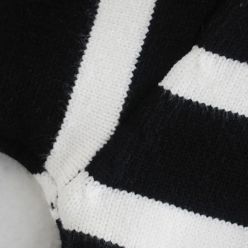 Women's Black and White Striped Turtleneck Sweater – Loose Fit Knit Pullover with Long Sleeves for Autumn and Winter