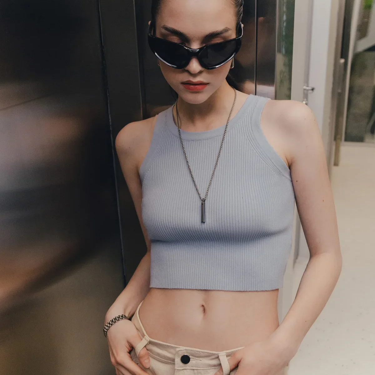 Slim Ribbed Knit Tank Top for Women – Sleeveless Cropped Vest with O-Neck, High Stretch Fit, Casual Summer Style