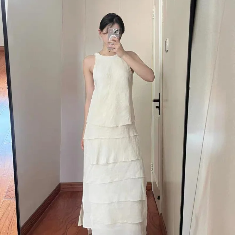 Sleeveless Tiered Cake Dress – Minimalist Flowy Summer Maxi with Soft Drape