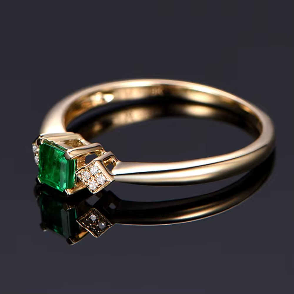 18K Yellow Gold Emerald Green Gemstone Ring for Women – Romantic Diamond-Accented Fine Jewelry for Engagement, Wedding, or Party