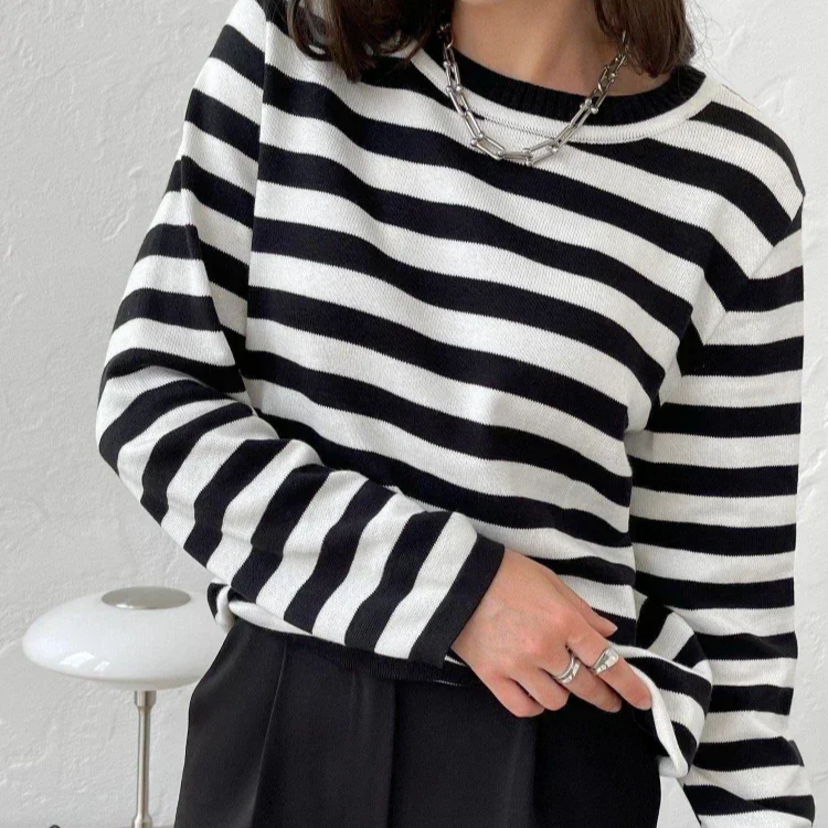 Women's Knitted Striped Sweater – Loose Fit Warm Thick Pullover with Long Sleeves for Autumn and Winter
